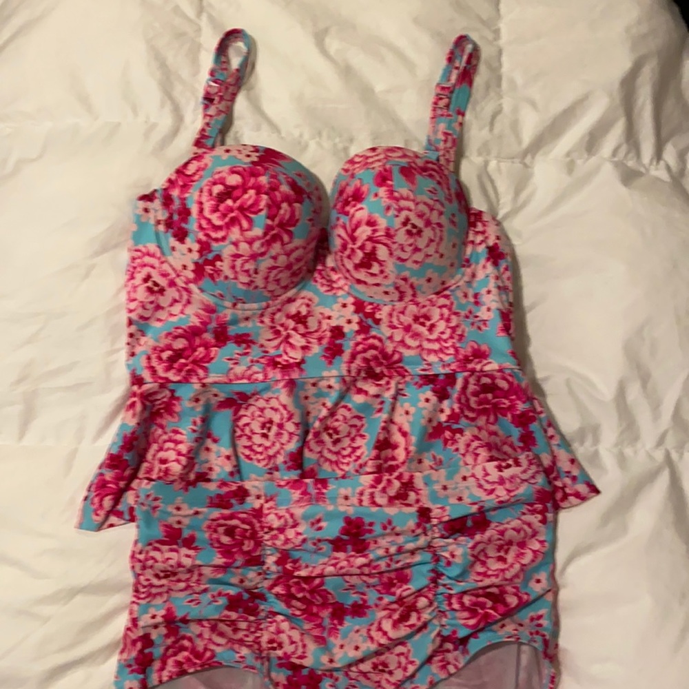 Torrid pink/blue peplum top/ruched bottom